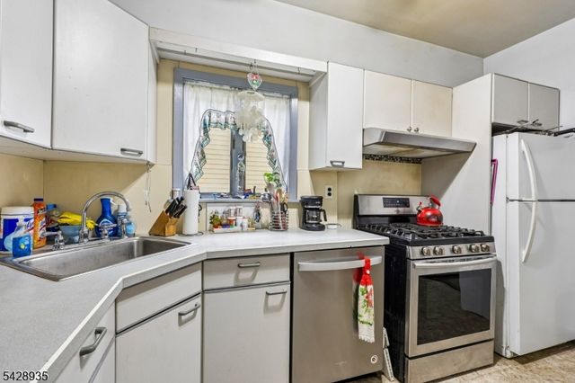 50 Preston St, Ridgefield Park Village, NJ 07660