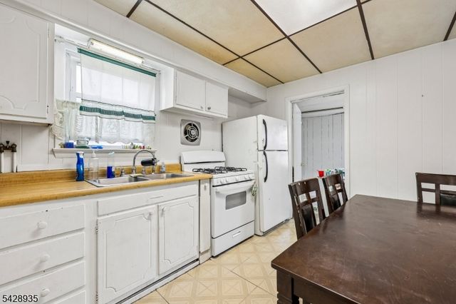 50 Preston St, Ridgefield Park Village, NJ 07660