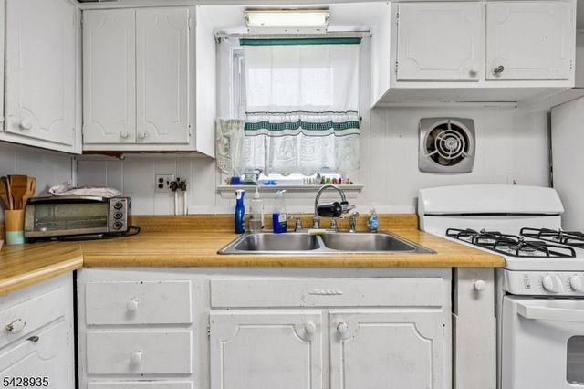 50 Preston St, Ridgefield Park Village, NJ 07660