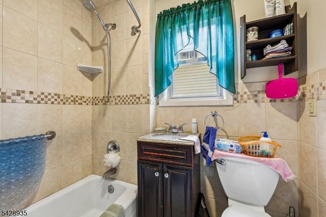 50 Preston St, Ridgefield Park Village, NJ 07660