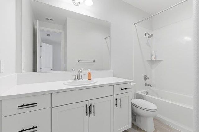 1096 Wildrose Drive, Hollister, CA 95023