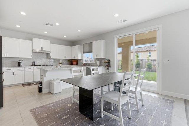 1096 Wildrose Drive, Hollister, CA 95023