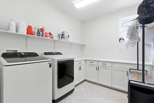 1096 Wildrose Drive, Hollister, CA 95023