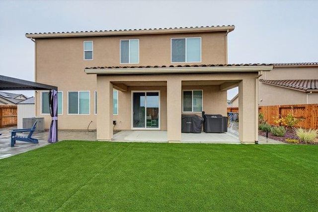 1096 Wildrose Drive, Hollister, CA 95023