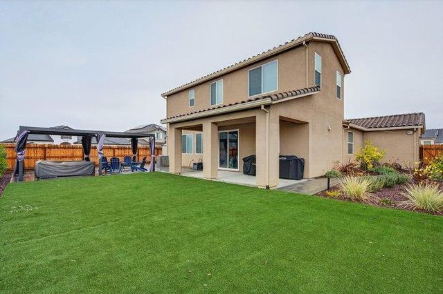 1096 Wildrose Drive, Hollister, CA 95023