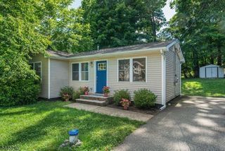 30 Tobyhanna Trl, Hopatcong Boro, NJ 07843