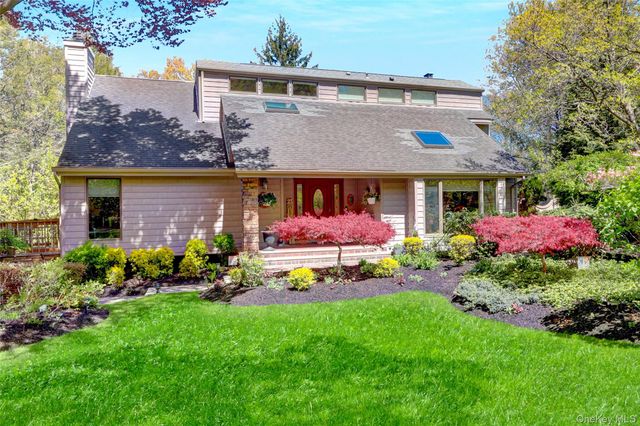 9 Ernest Court, Kings Park, NY 11754