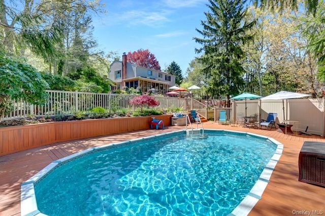 9 Ernest Court, Kings Park, NY 11754