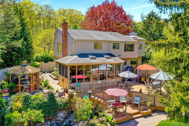 9 Ernest Court, Kings Park, NY 11754