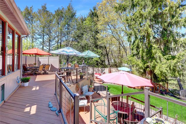 9 Ernest Court, Kings Park, NY 11754