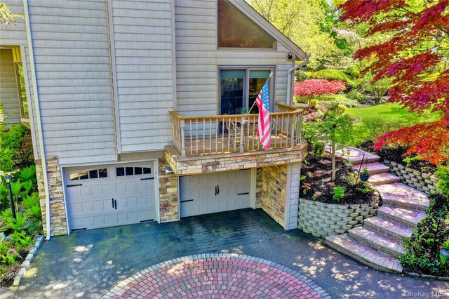 9 Ernest Court, Kings Park, NY 11754