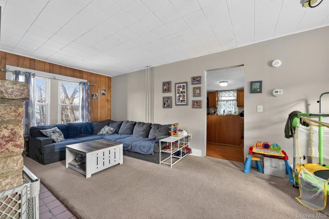 4 Chapel Street, Ellenville, NY 12428