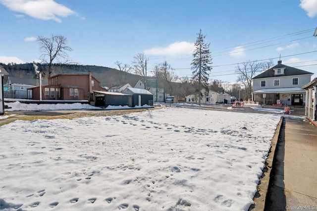 4 Chapel Street, Ellenville, NY 12428