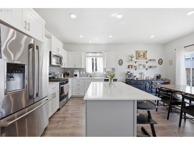 5461 EARTH Pl, Salem, OR 97301