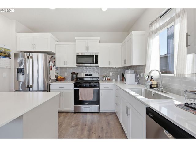 5461 EARTH Pl, Salem, OR 97301