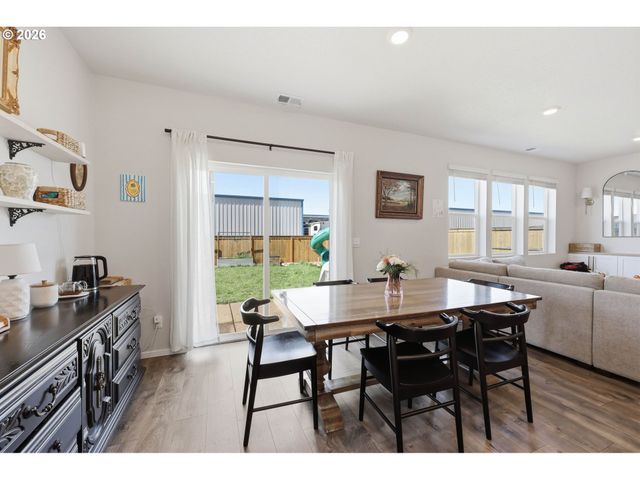 5461 EARTH Pl, Salem, OR 97301