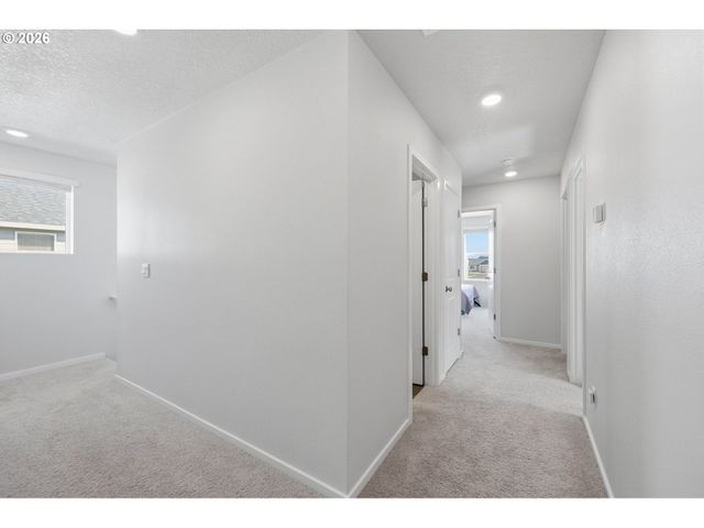 5461 EARTH Pl, Salem, OR 97301