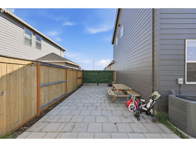 5461 EARTH Pl, Salem, OR 97301