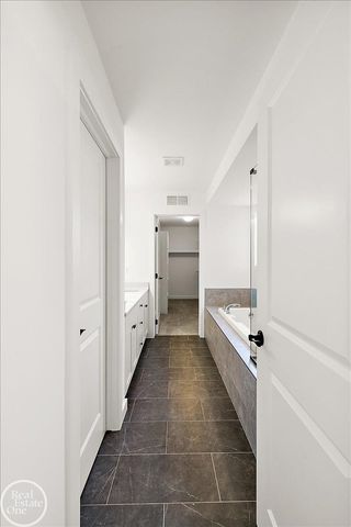 50567 Summit View Drive, Macomb Twp, MI 48044