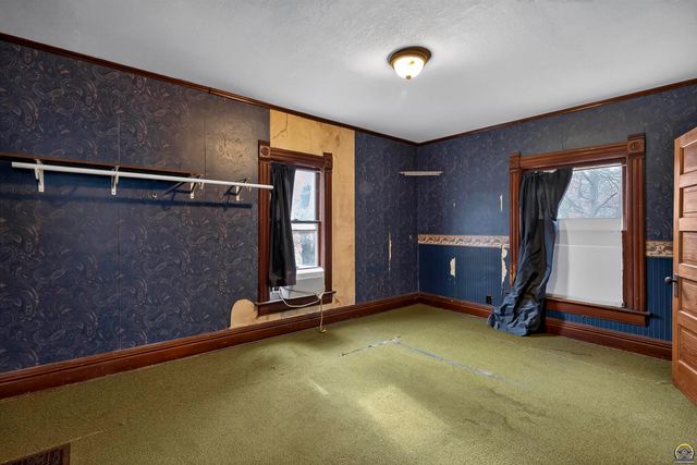 1272 SW Buchanan ST, Topeka, KS 66604