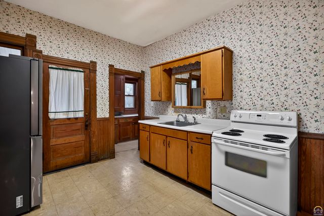 1272 SW Buchanan ST, Topeka, KS 66604