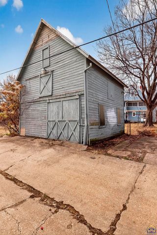 1272 SW Buchanan ST, Topeka, KS 66604