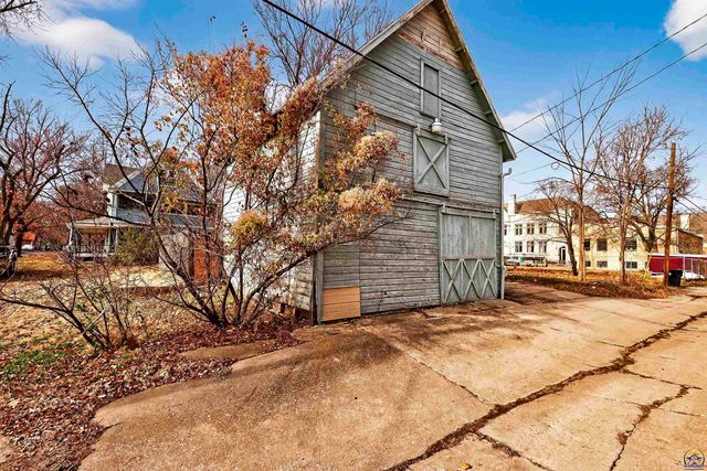 1272 SW Buchanan ST, Topeka, KS 66604