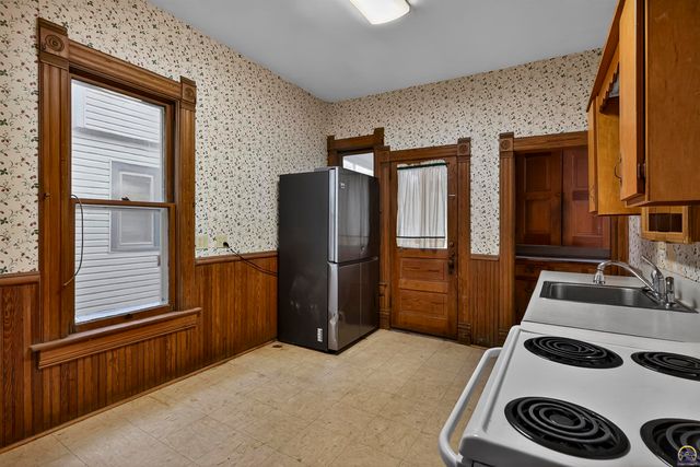 1272 SW Buchanan ST, Topeka, KS 66604