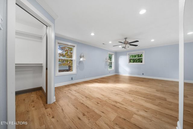 8220 Bennington Drive, Knoxville, TN 37909