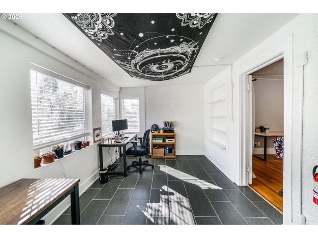 692 JEFFERSON St, Eugene, OR 97402