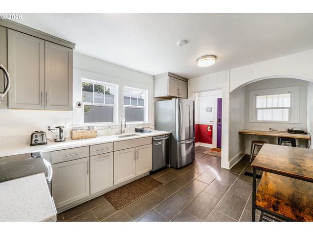 692 JEFFERSON St, Eugene, OR 97402