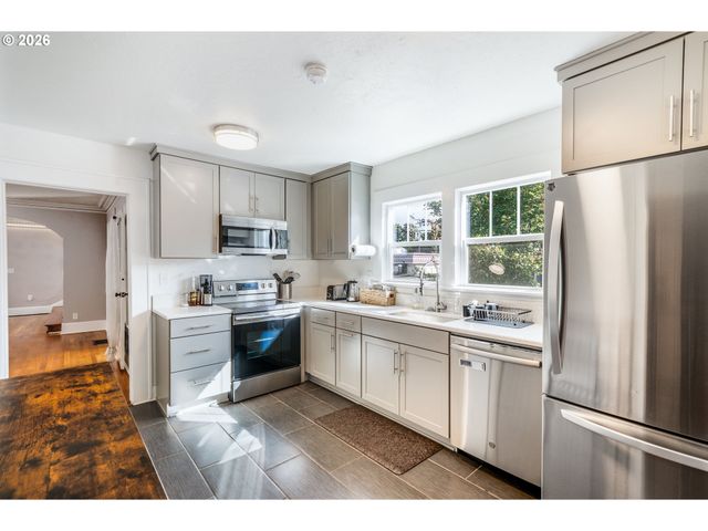 692 JEFFERSON St, Eugene, OR 97402