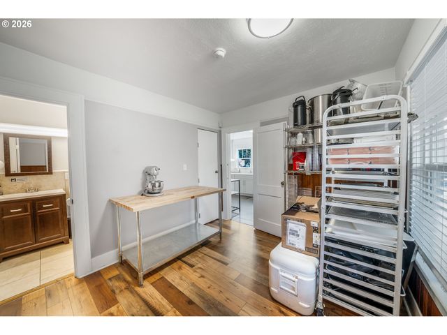 692 JEFFERSON St, Eugene, OR 97402