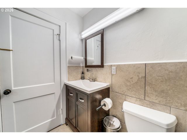 692 JEFFERSON St, Eugene, OR 97402