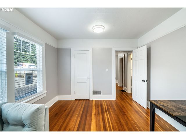 692 JEFFERSON St, Eugene, OR 97402