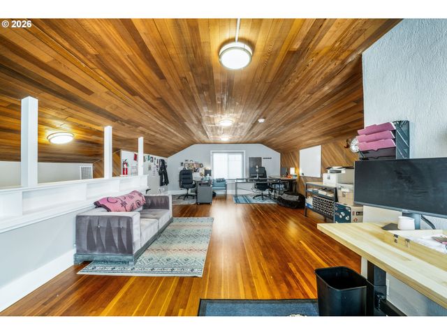 692 JEFFERSON St, Eugene, OR 97402