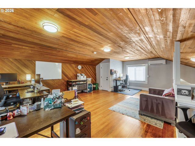 692 JEFFERSON St, Eugene, OR 97402