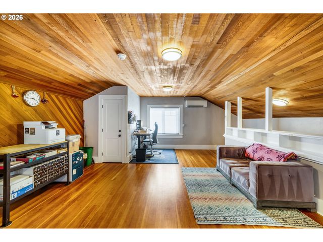 692 JEFFERSON St, Eugene, OR 97402