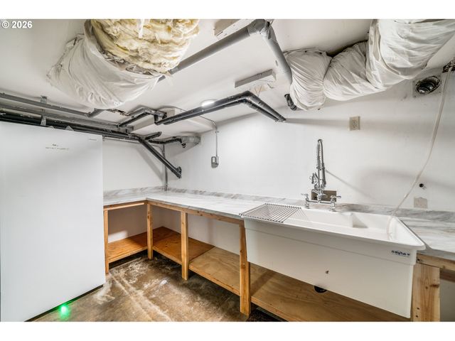 692 JEFFERSON St, Eugene, OR 97402