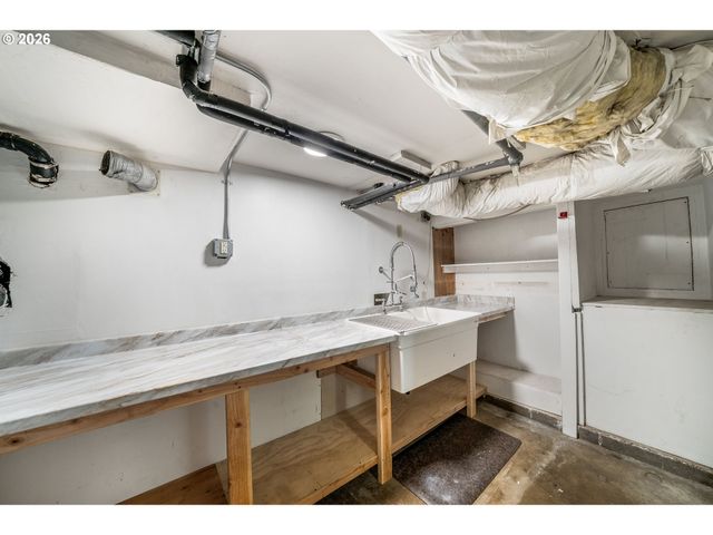 692 JEFFERSON St, Eugene, OR 97402