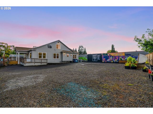 692 JEFFERSON St, Eugene, OR 97402