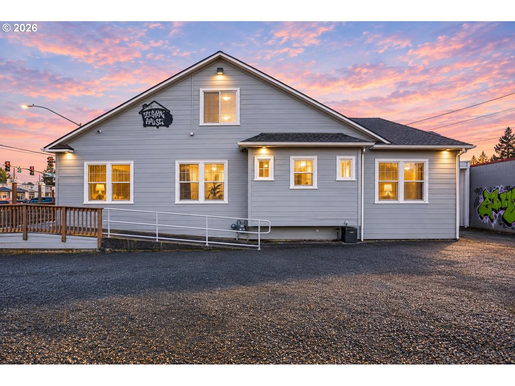 692 JEFFERSON St, Eugene, OR 97402