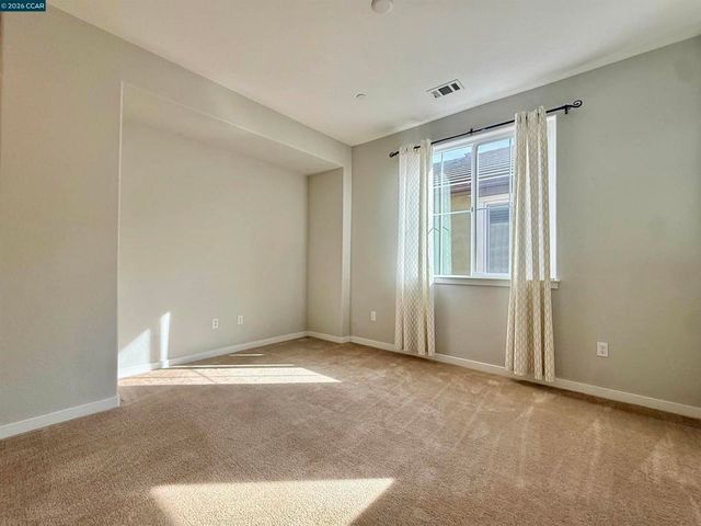 307 Birmingham Ct, Fairfield, CA 94534