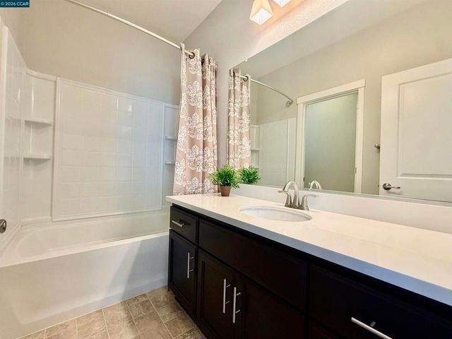 307 Birmingham Ct, Fairfield, CA 94534