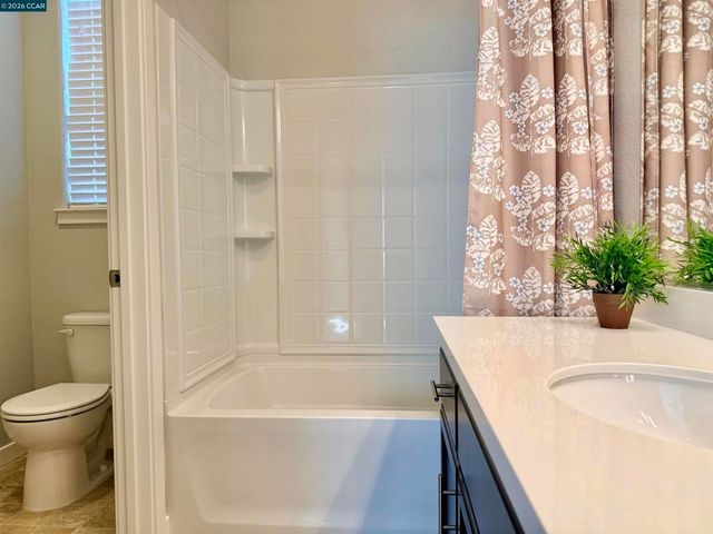 307 Birmingham Ct, Fairfield, CA 94534