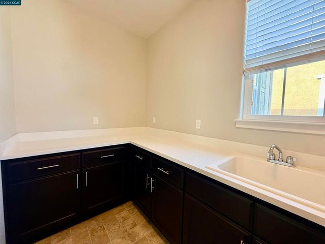 307 Birmingham Ct, Fairfield, CA 94534