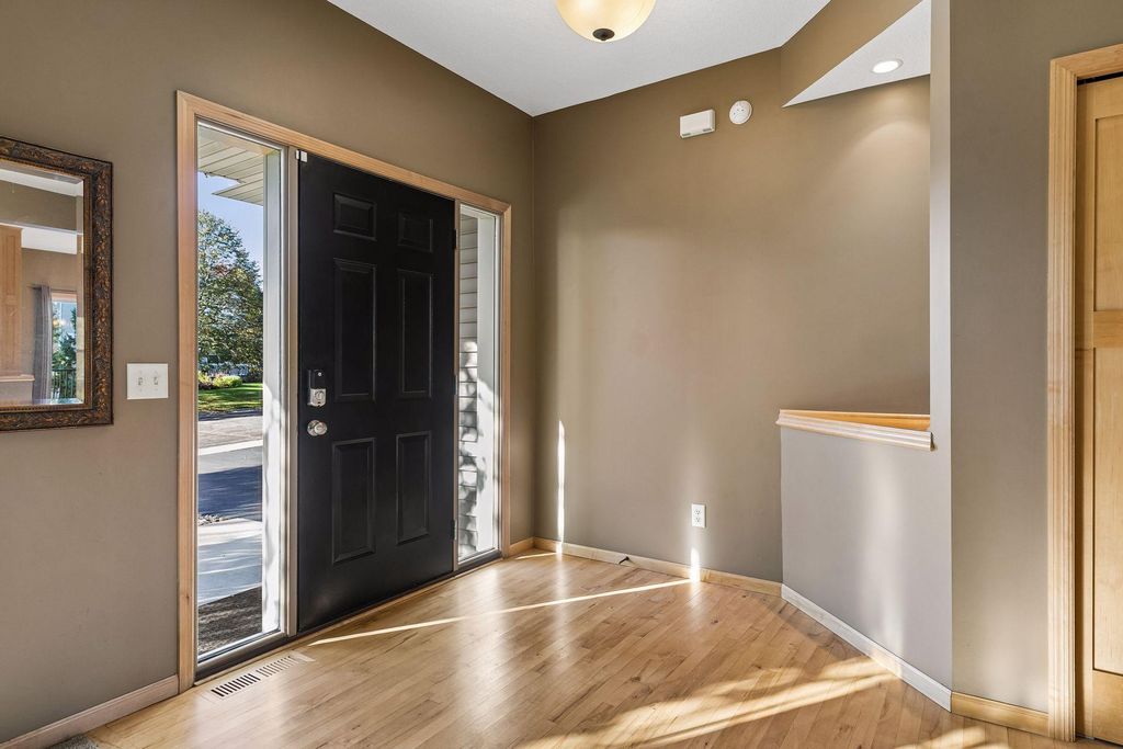 6033 Summit Court S, Cottage Grove, MN 55016 — photo 4