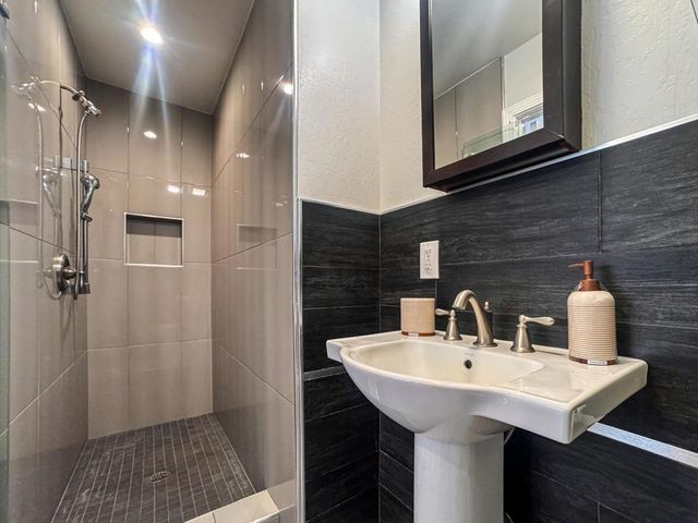 2488 Hart Avenue, Santa Clara, CA 95050