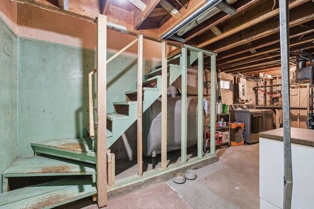 5924 N BELT St, Spokane, WA 99205