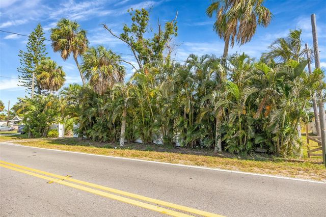 826 W SHELL POINT STREET, Ruskin, FL 33570